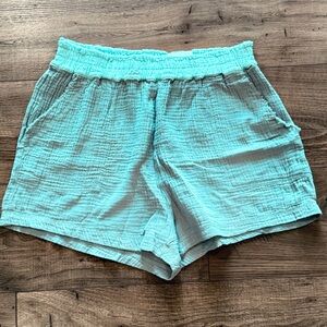 NWT Club Social JADELYNN BROOKE Women Shorts Size M Gray‎ Lt Blue Pull On Short
